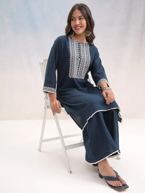Vishudh Women Blue Embroidered Kurta With Trousers