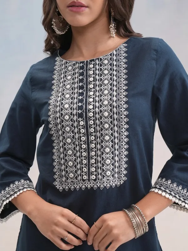 Vishudh Women Blue Embroidered Kurta With Trousers