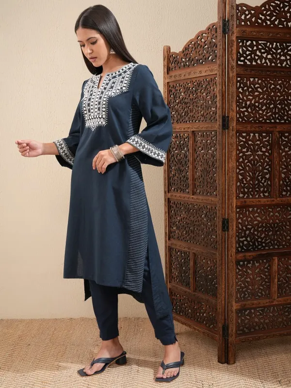 Embroidered Straight Kurta