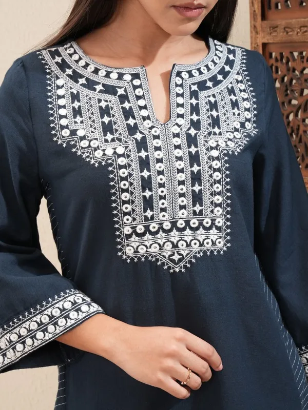 Embroidered Straight Kurta