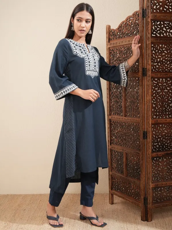 Embroidered Straight Kurta
