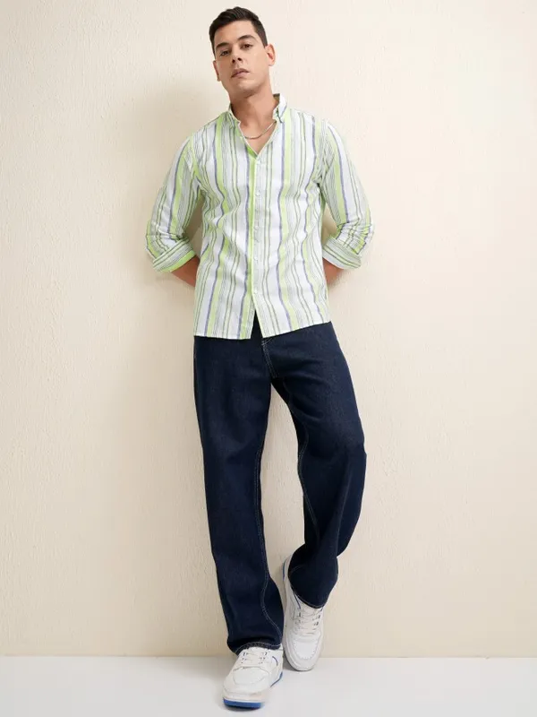 Locomotive Premium Men Blue Striped Regular Fit Casual Shirt