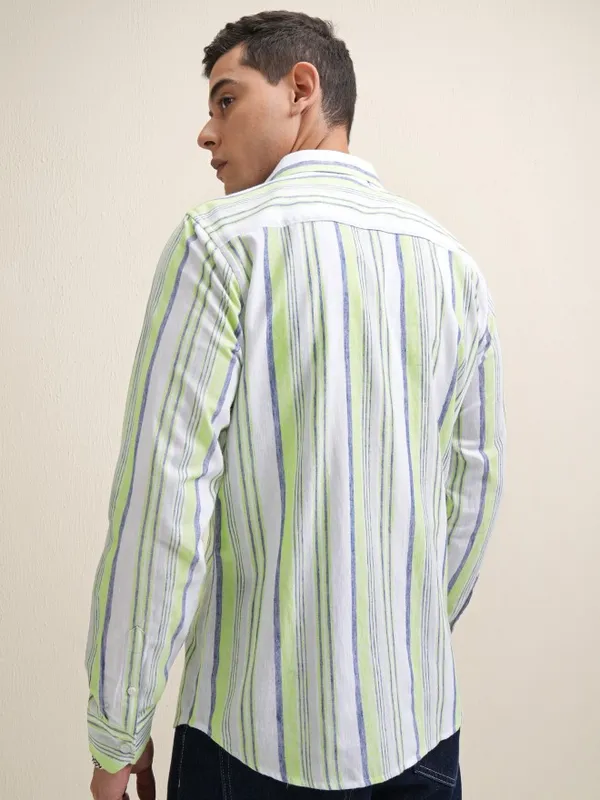 Locomotive Premium Men Blue Striped Regular Fit Casual Shirt