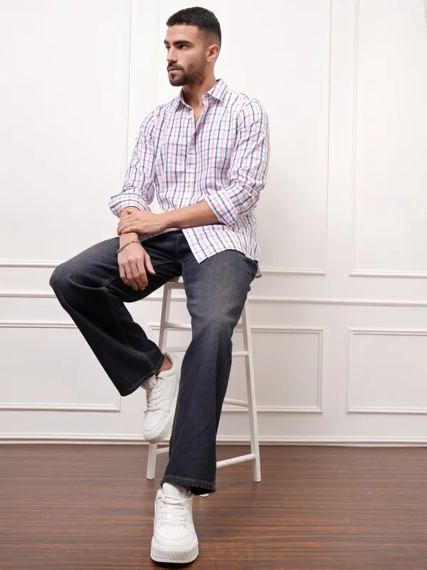 Locomotive Premium Men White Checked Regular Fit Casual Shirt
