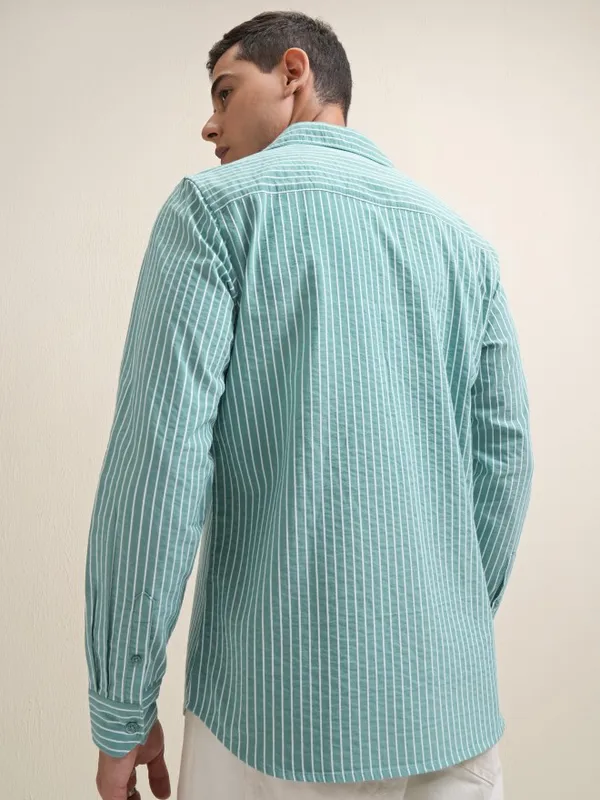 Locomotive Premium Men Green Striped Regular Fit Casual Shirt