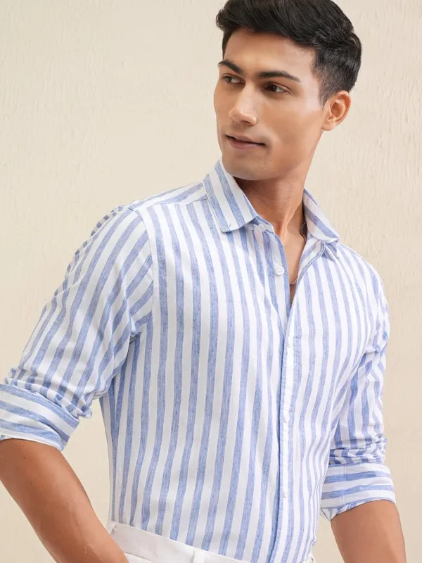 Locomotive Men White Striped Regular Fit Casual Shirt