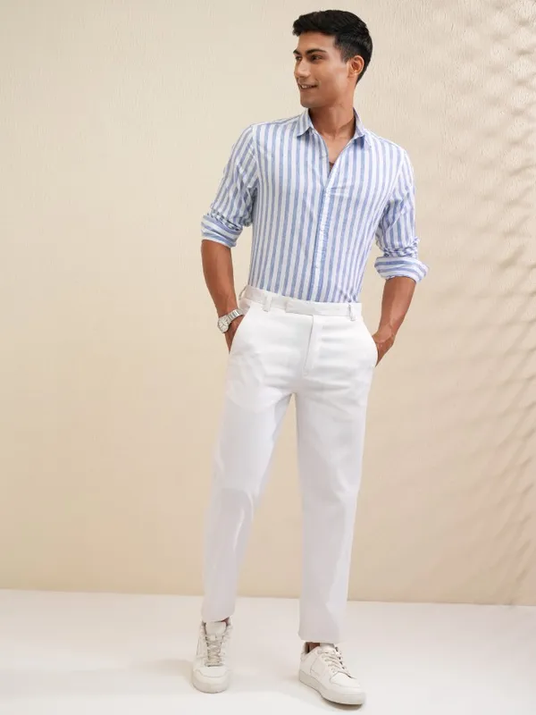 Locomotive Men White Striped Regular Fit Casual Shirt