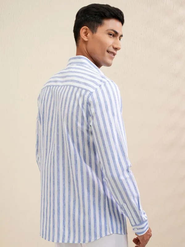 Locomotive Men White Striped Regular Fit Casual Shirt