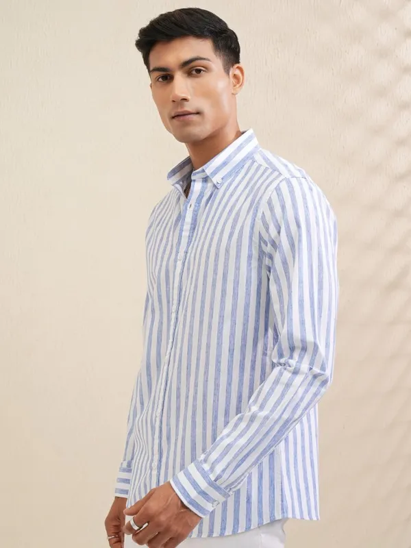Locomotive Men White Striped Regular Fit Casual Shirt