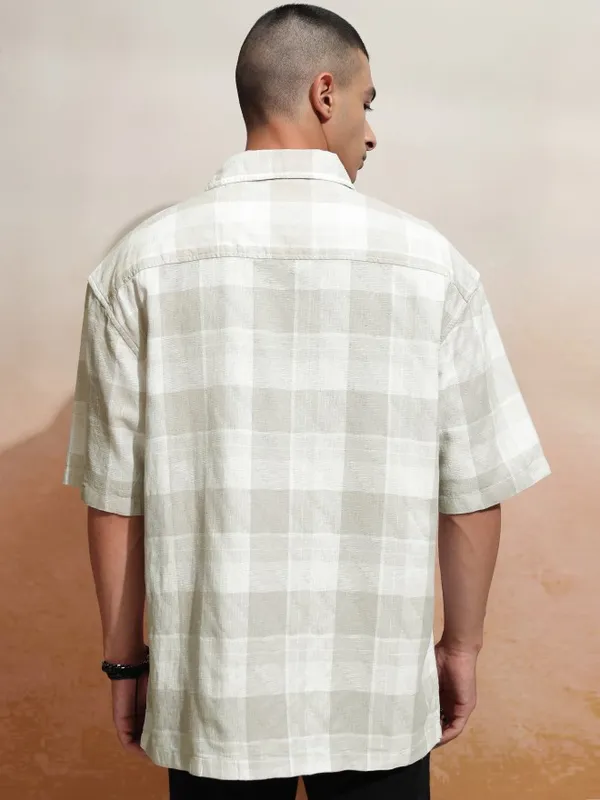 Highlander Men Grey Checked Oversized Fit Casual Shirt