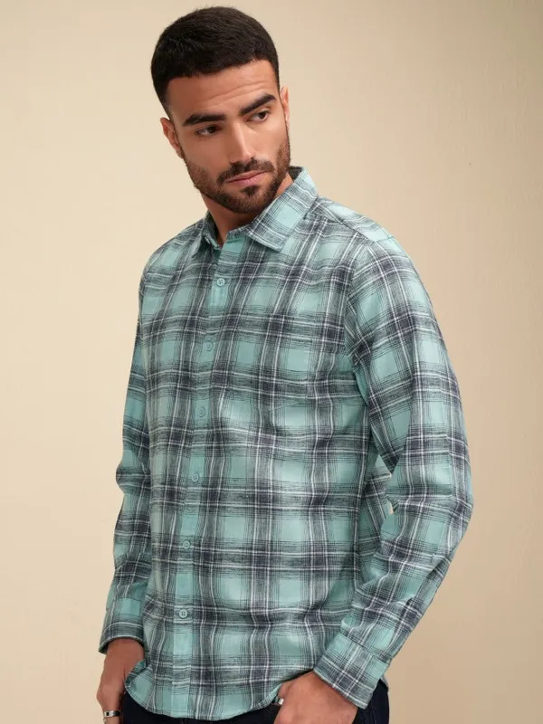 Locomotive Men Blue Checked Regular Fit Casual Shirt