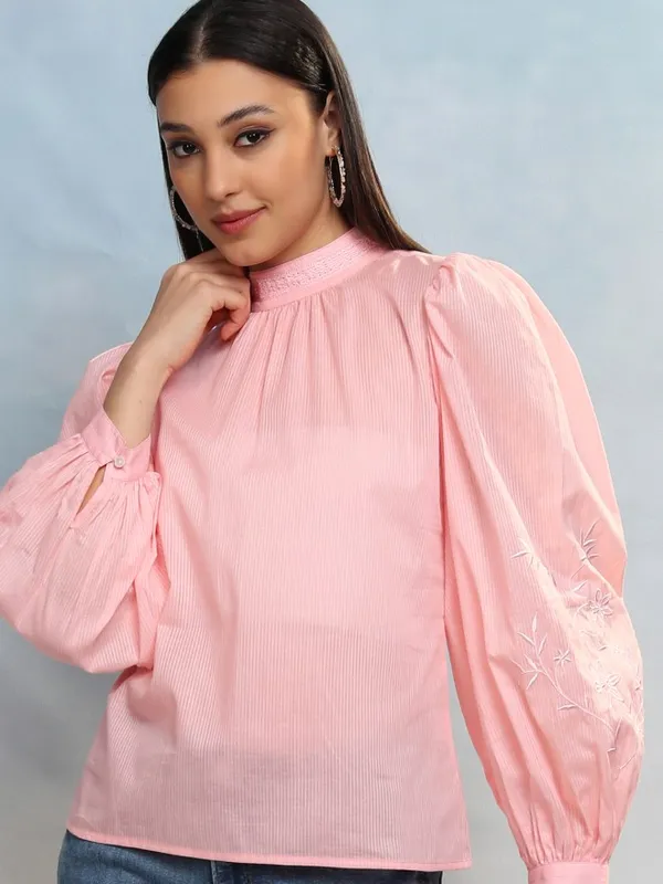 Vishudh Women Rose Embroidered Top