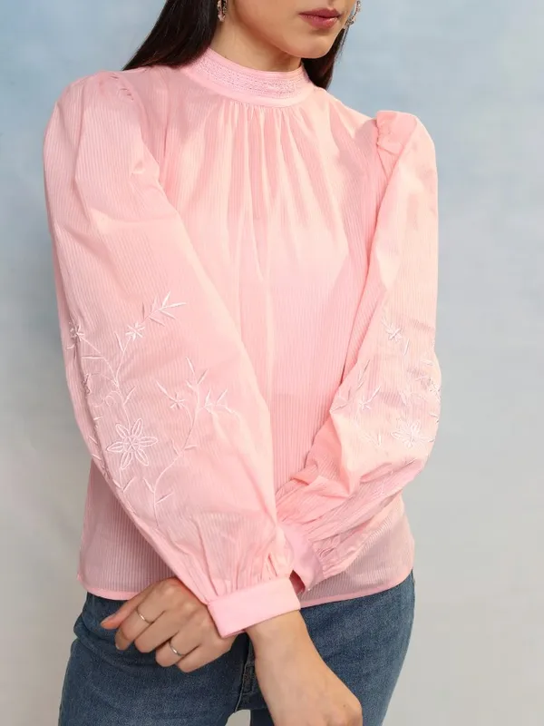 Vishudh Women Rose Embroidered Top