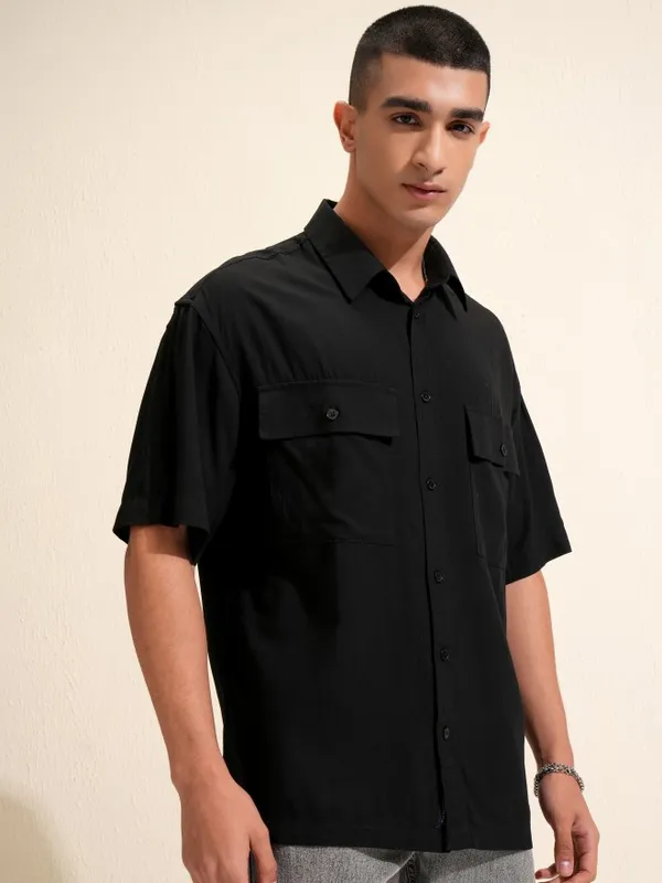 Highlander Men Black Solid Oversized Fit Casual Shirt