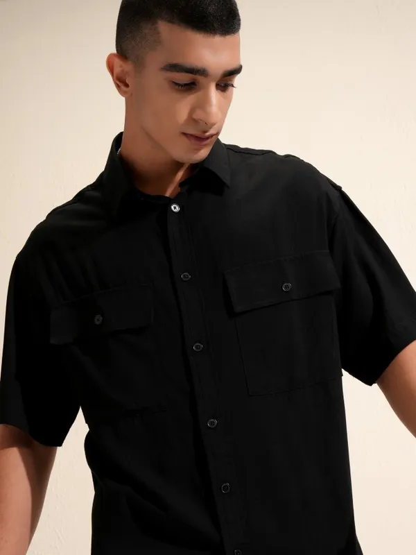 Highlander Men Black Solid Oversized Fit Casual Shirt