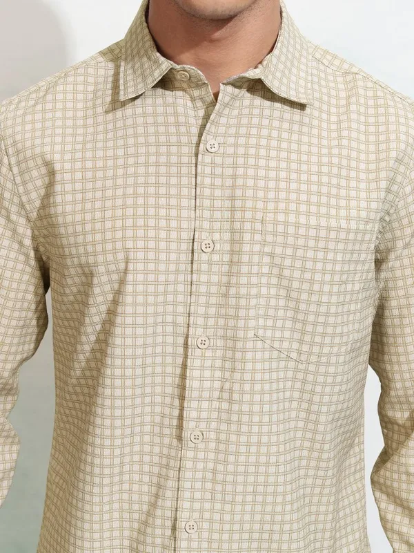 Highlander Men Beige Checked Regular Fit Casual Shirt