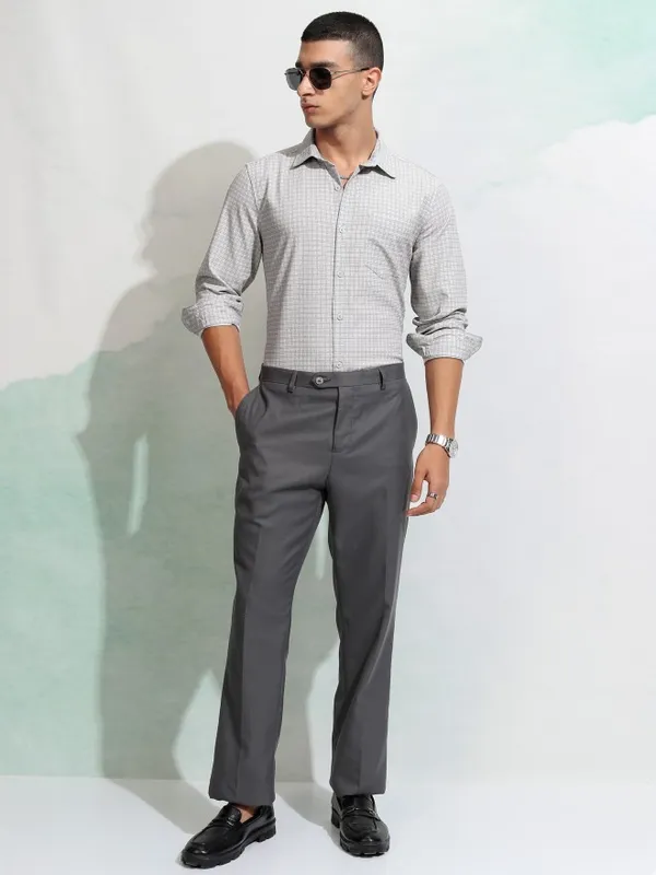Highlander Men Grey Checked Regular Fit Casual Shirt