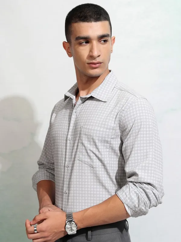 Highlander Men Grey Checked Regular Fit Casual Shirt