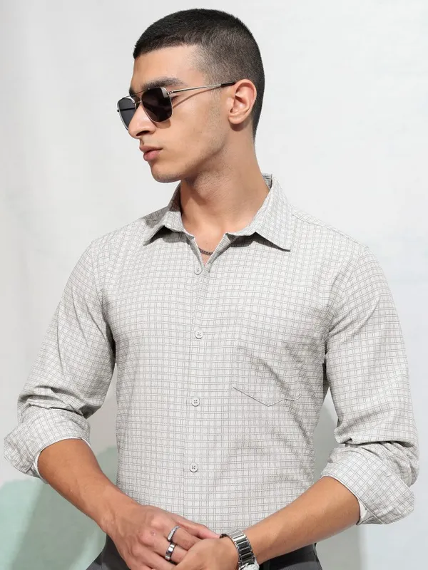 Highlander Men Grey Checked Regular Fit Casual Shirt