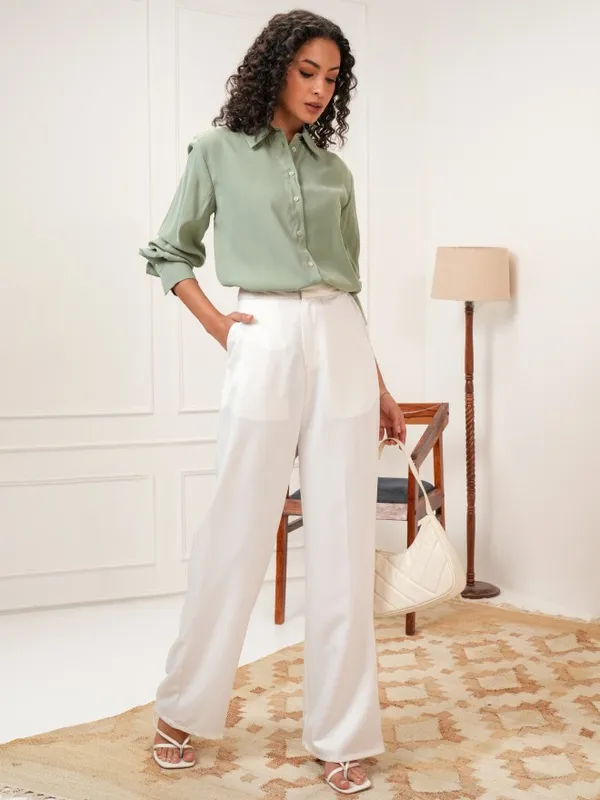 Tokyo Talkies Women Green Solid Regular Fit Casual Shirt