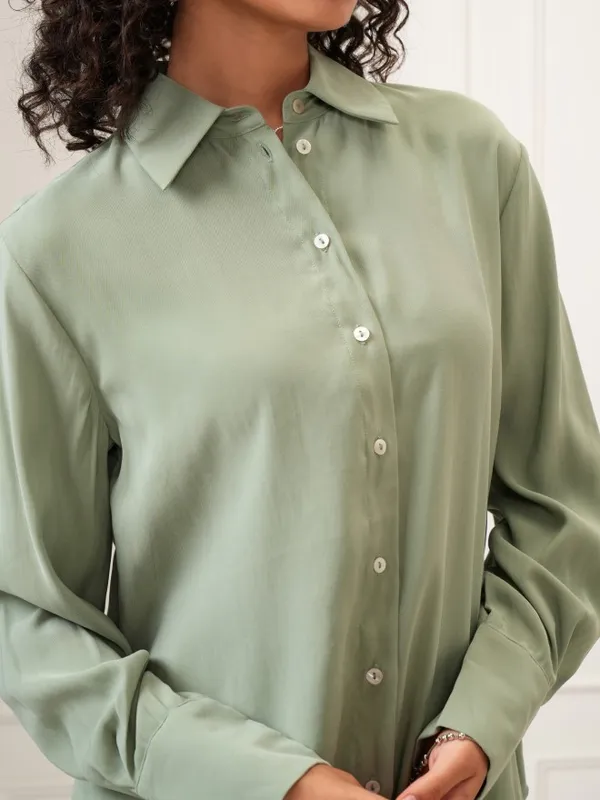 Tokyo Talkies Women Green Solid Regular Fit Casual Shirt