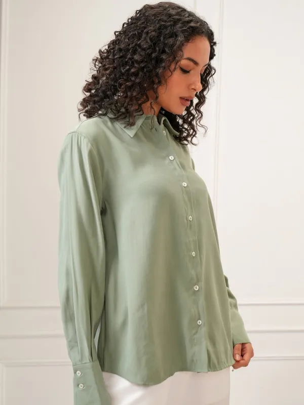 Tokyo Talkies Women Green Solid Regular Fit Casual Shirt