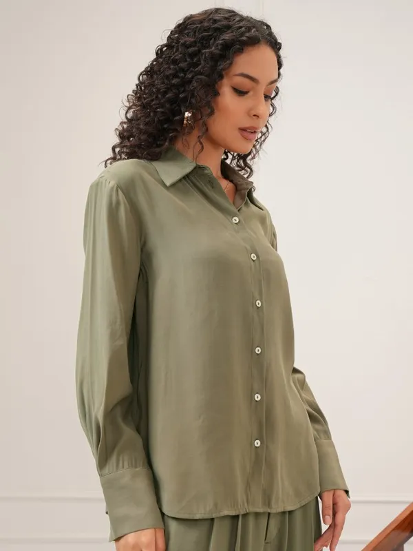 Tokyo Talkies Women Olive Solid Regular Fit Casual Shirt