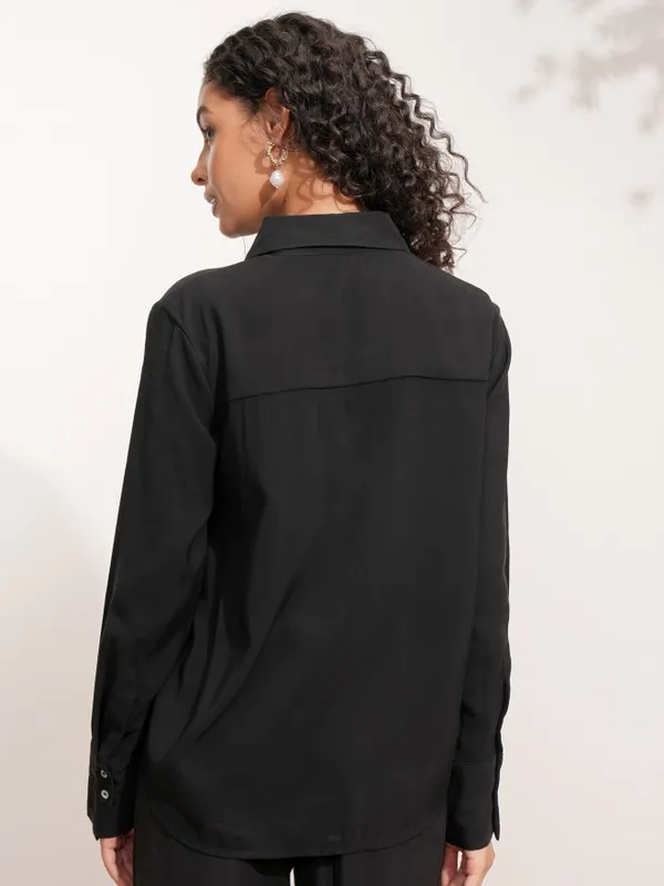 Tokyo Talkies Women Black Solid Regular Fit Casual Shirt