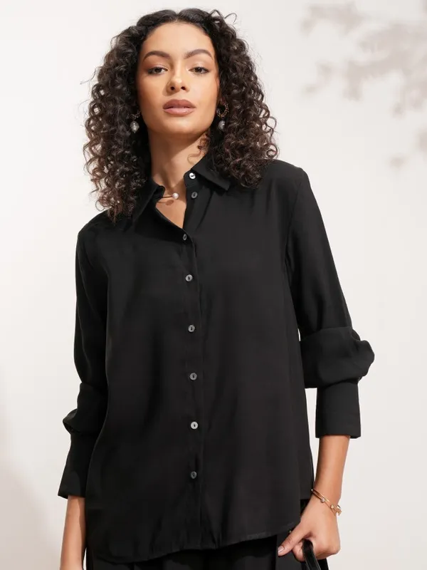 Tokyo Talkies Women Black Solid Regular Fit Casual Shirt