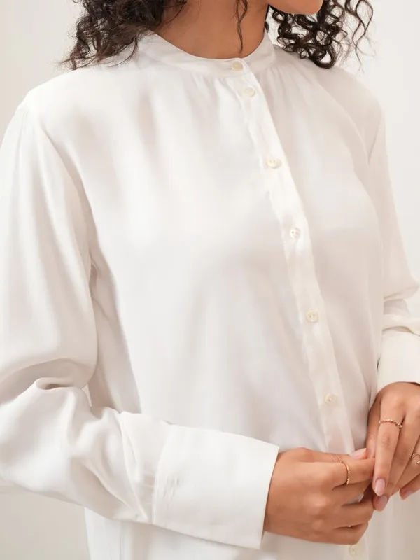 Women Solid Regular Fit Casual Shirt