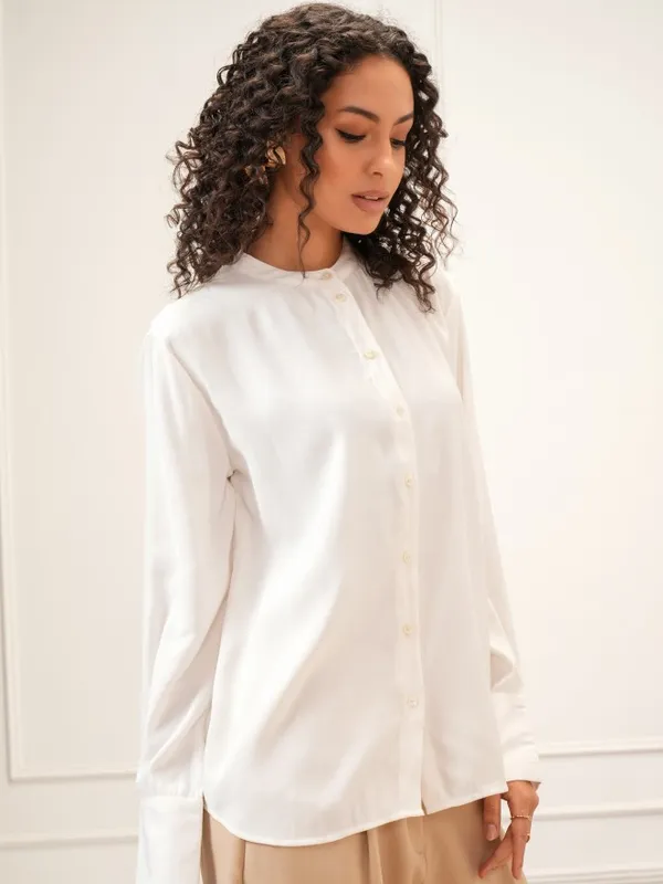 Women Solid Regular Fit Casual Shirt