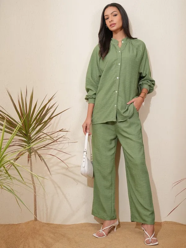 Vishudh Women Green Shirt With Trousers Co-Ords