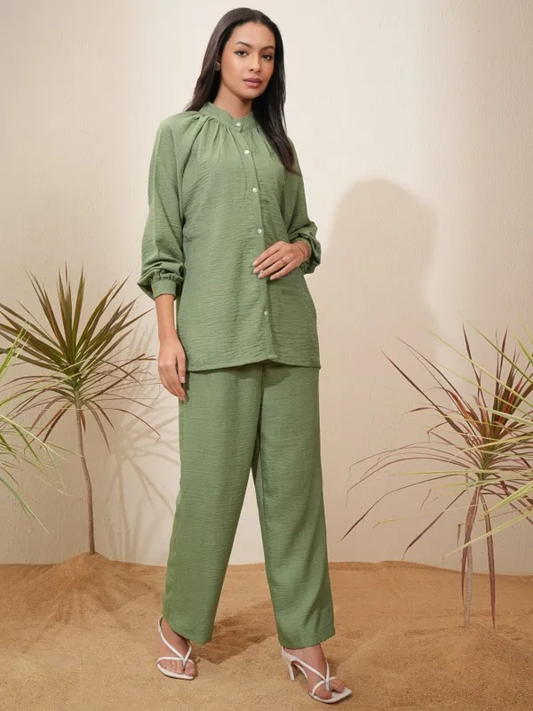 Vishudh Women Green Shirt With Trousers Co-Ords