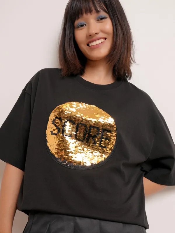 Tokyo Talkies Women Black Self Design Round Neck Oversized Fit T-Shirt