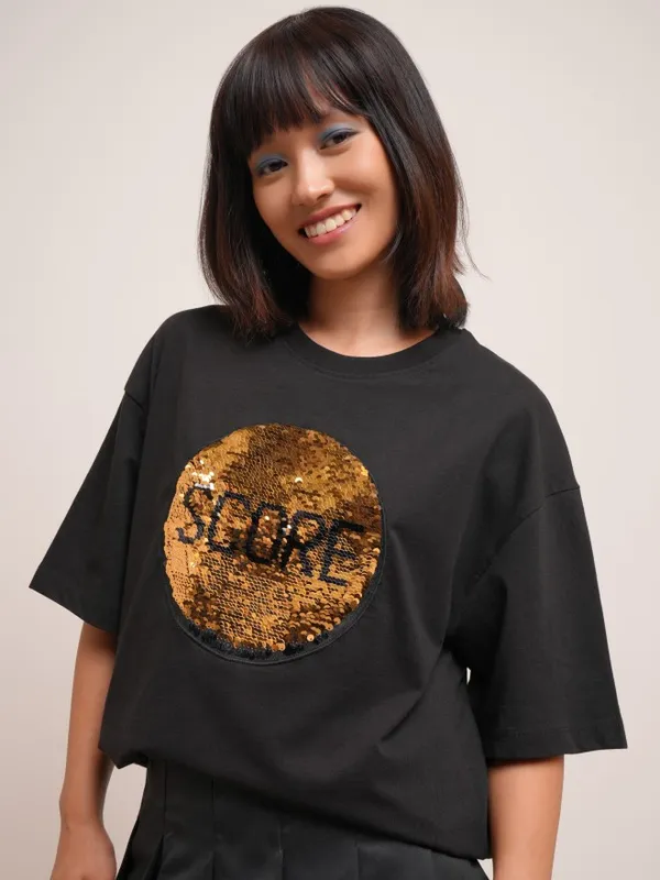 Tokyo Talkies Women Black Self Design Round Neck Oversized Fit T-Shirt