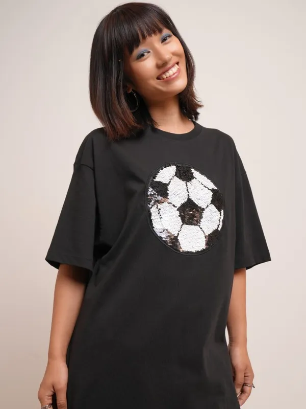 Tokyo Talkies Women Black Self Design Round Neck Oversized Fit T-Shirt