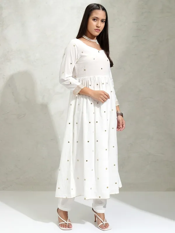 Vishudh Women White Embroidered Gathered Kurta With Slim Pants & Dupatta