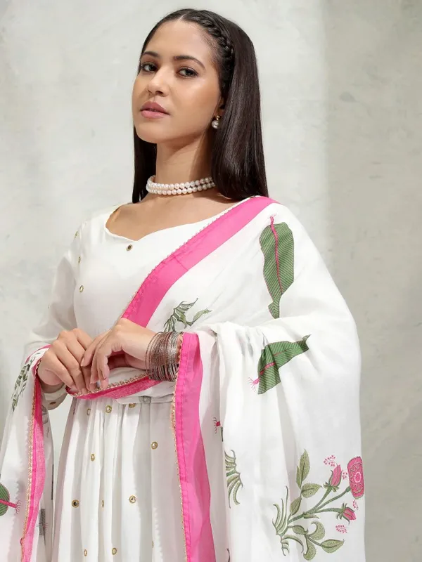 Women Kurta Trousers & Dupatta