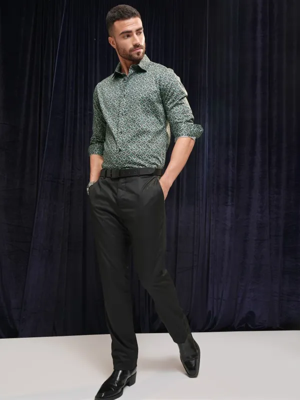 Locomotive Premium Men Teal Printed Slim Fit Casual Shirt