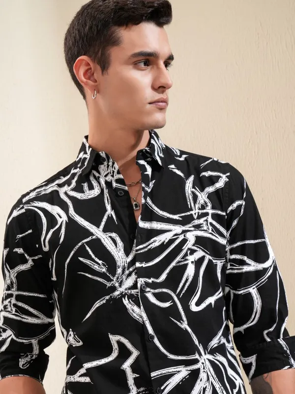 Ketch Men Black Printed Regular Fit Casual Shirt