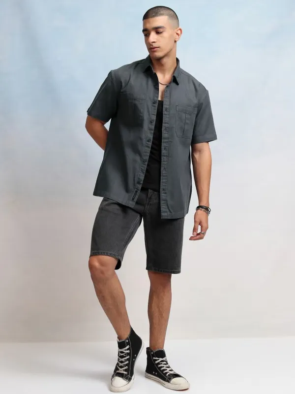 Highlander Men Grey Solid Relaxed Fit Casual Shirt