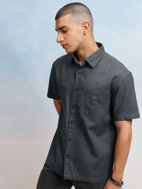 Highlander Men Grey Solid Relaxed Fit Casual Shirt