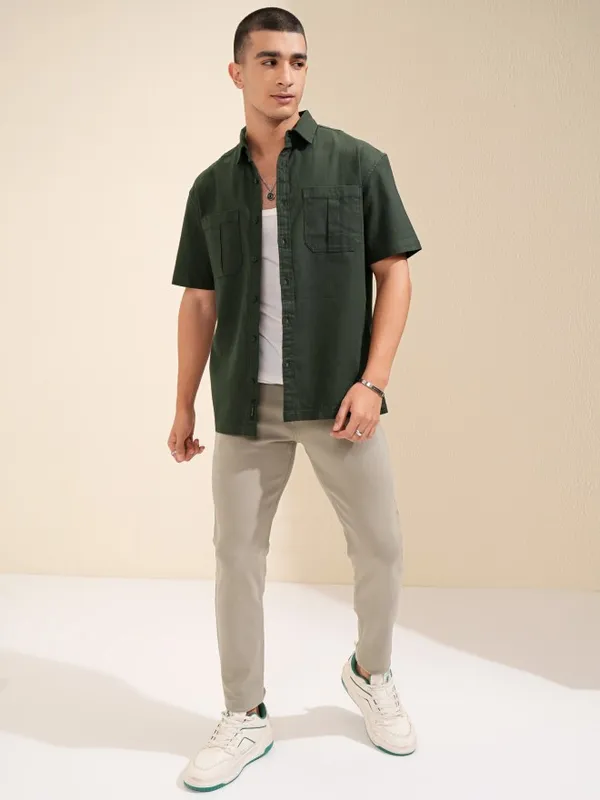 Highlander Men Green Solid Relaxed Fit Casual Shirt