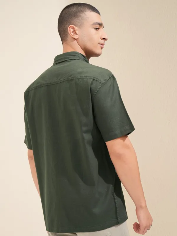 Highlander Men Green Solid Relaxed Fit Casual Shirt