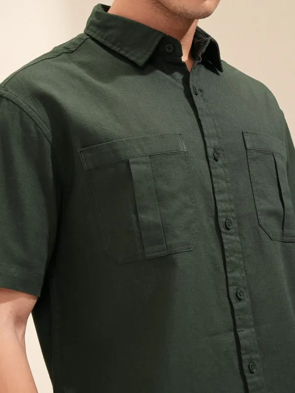Highlander Men Green Solid Relaxed Fit Casual Shirt