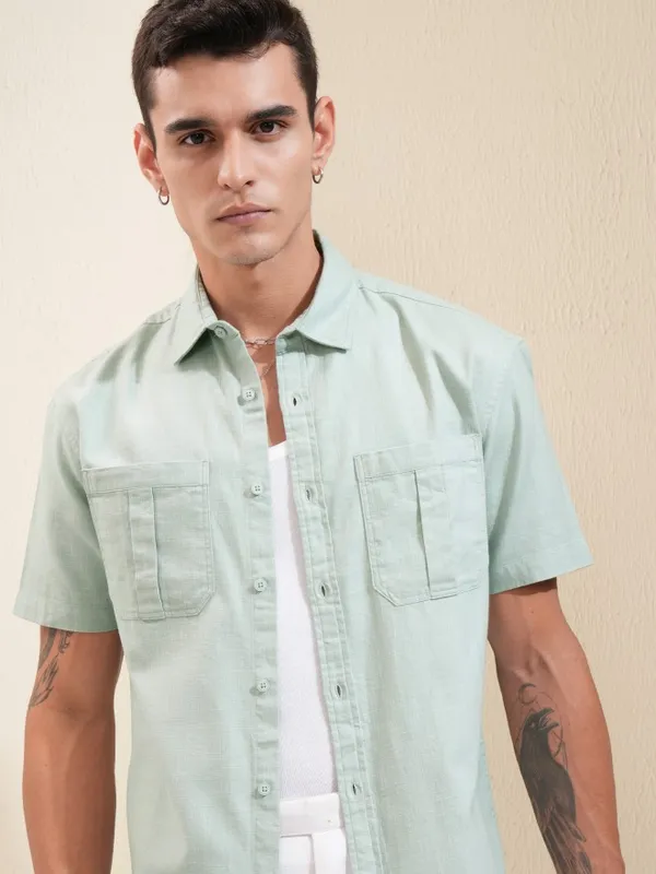 Highlander Men Green Solid Relaxed Fit Casual Shirt