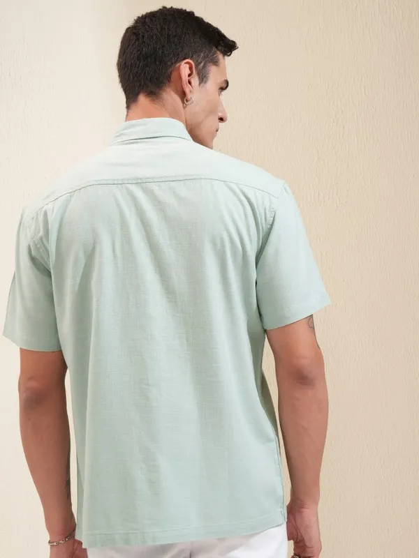 Highlander Men Green Solid Relaxed Fit Casual Shirt