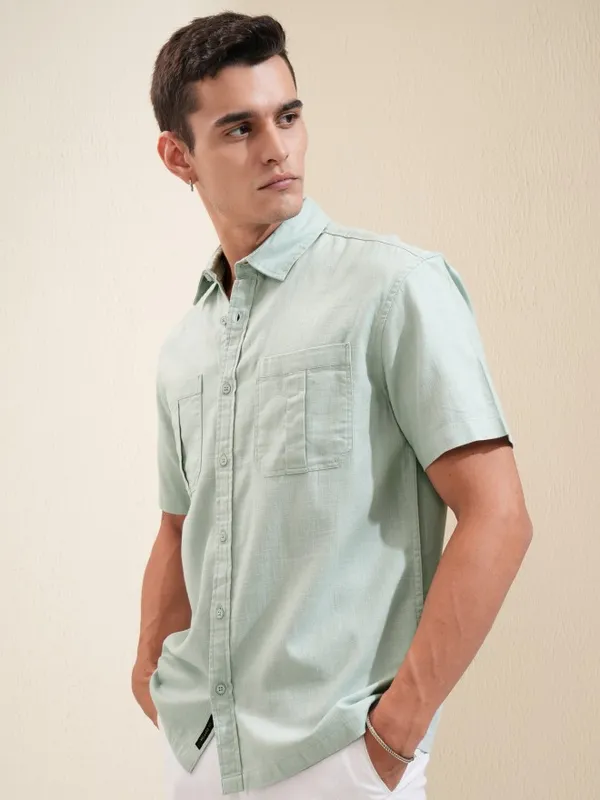 Highlander Men Green Solid Relaxed Fit Casual Shirt