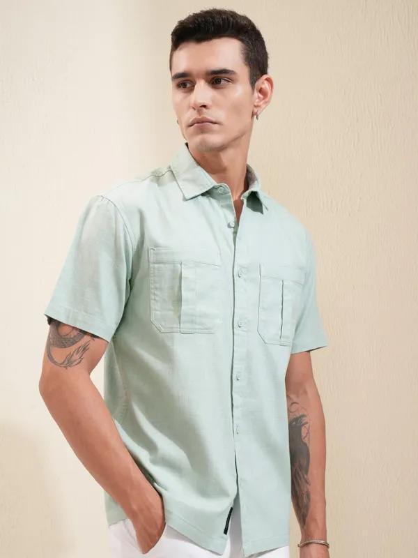 Highlander Men Green Solid Relaxed Fit Casual Shirt
