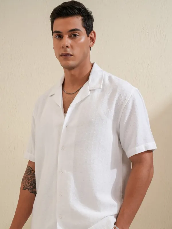 Locomotive Men White Textured Relaxed Fit Casual Shirt